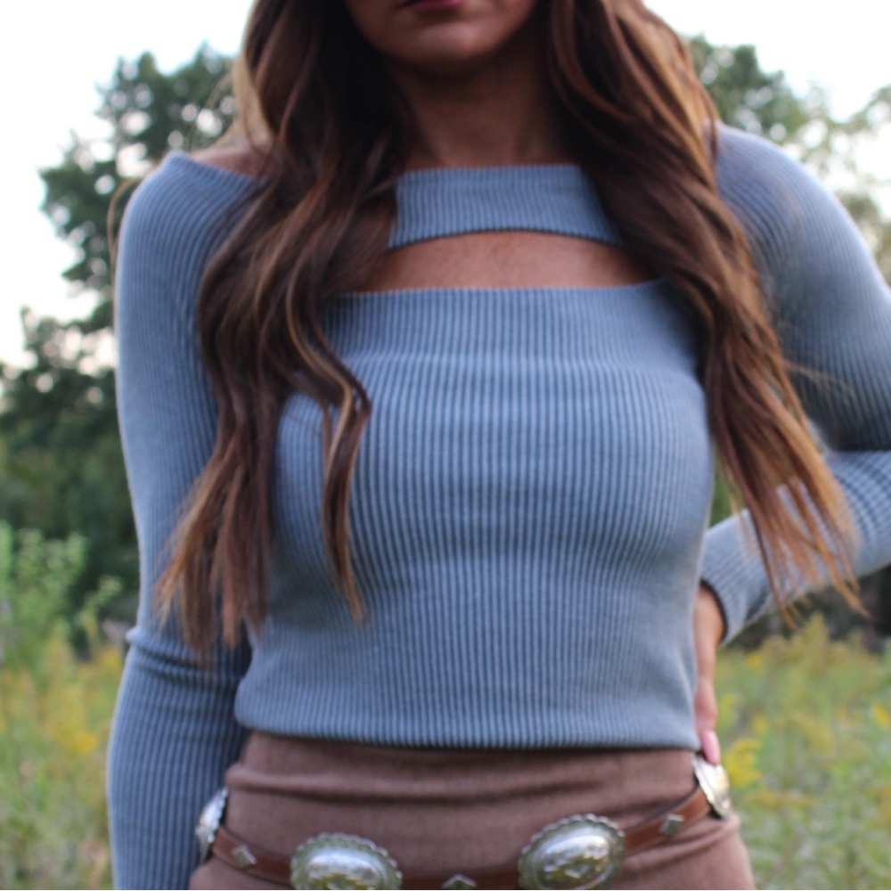 Ash blue/teal ribbed cutout top